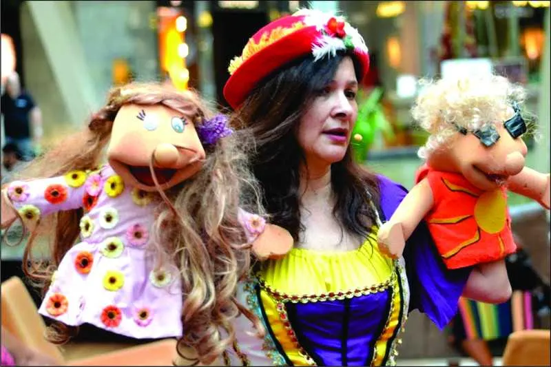 Companhia Mimos Brasil, apresenta a performance 'Histórias pra boi dormir: de outros carnavais',