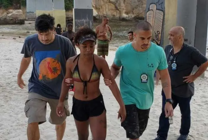 'Policiais se disfarçaram de banhistas para fazer prisão