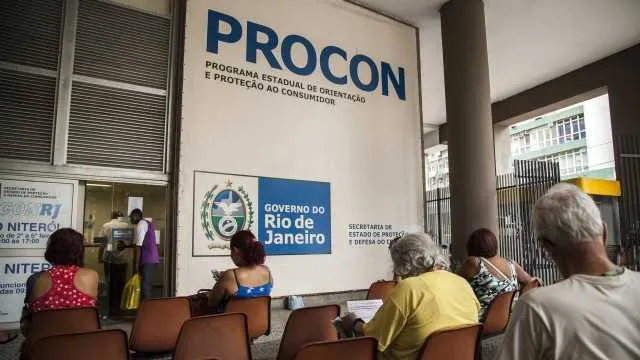 Procon-RJ dá as dicas para quem for faze renovação 