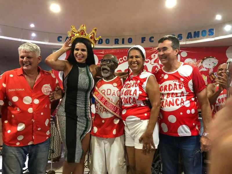 A rainha de bateria Raíssa Machado prestigiou evento