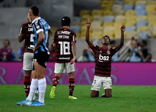 Com gols de Gabigol, Bruno Henrique, Rodrigo Caio e Pablo Marí, o Flamengo atropelou o Tricolor