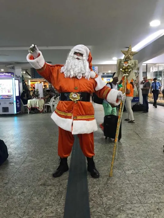 Imagem ilustrativa da imagem Rodoviária do Rio recebe Papai Noel Laranja nesta sexta (20)