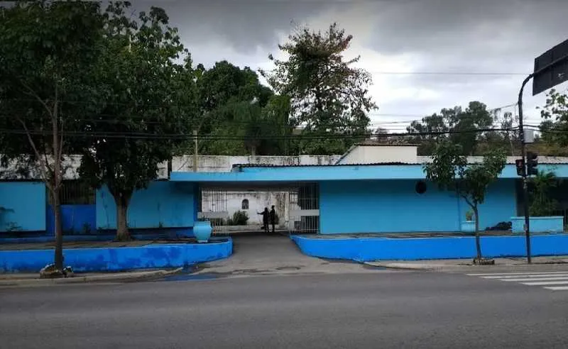 O corpo de Bombeiros esteve no local e por volta das 10h30 a morte foi atestada