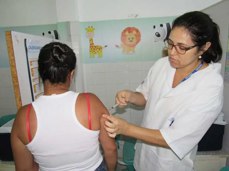 Mais  de 2 mil pessoas foram vacinadas