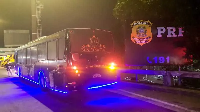  O veículo foi recolhido para o pátio do Rodando Legal, em Tanguá