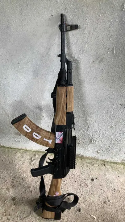 Fuzil foi apreendido com o criminoso