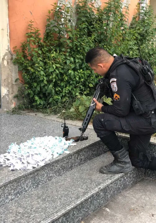 O preso e o material apreendido foram levados para a 72ªDP (Mutuá)