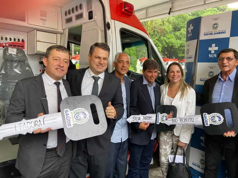 Os prefeitos da região estiveram na solenidade 