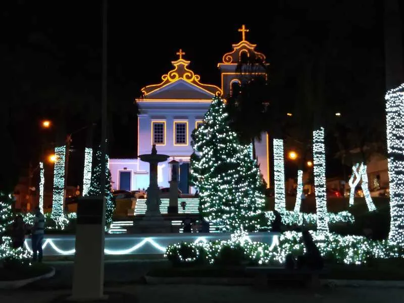 Do dia 11 a 21 de dezembro várias atrações irão se apresentar na Praça Fonseca Portela.