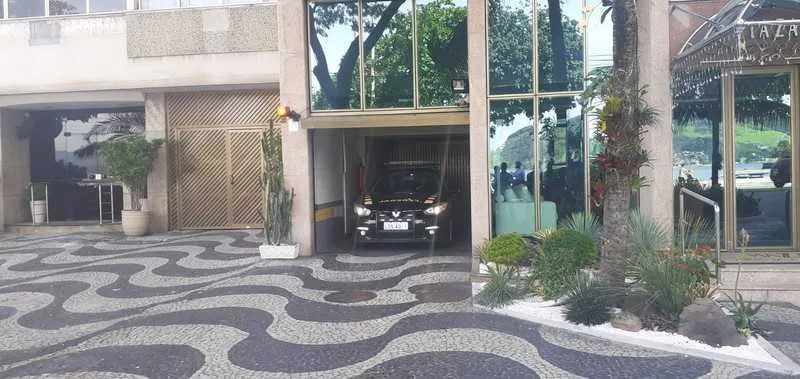 Ele foi encontrado dentro de um apartamento localizado em Icaraí, na Zona Sul de Niterói. 