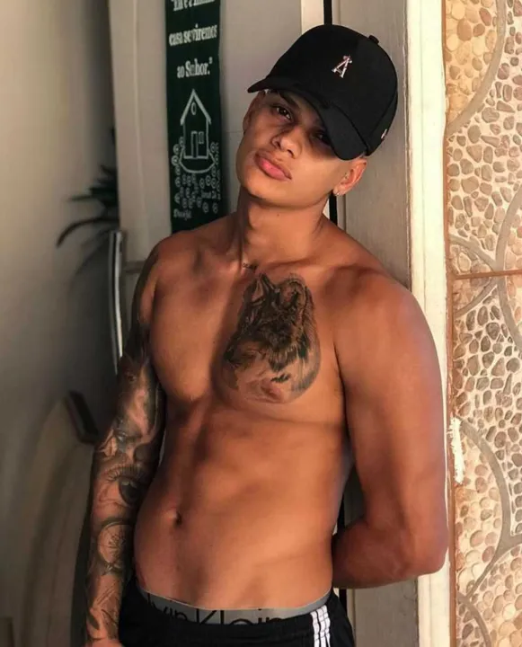 Imagem ilustrativa da imagem Mc Theus lança 'É carnaval', seu novo hit após polêmica