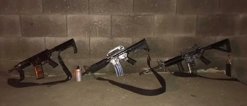 Três fuzis foram apreendidos durante operação no Jardim Miriambi, em janeiro deste ano