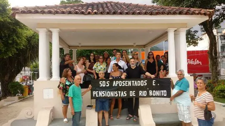 Funcionários públicos pedem ajuda para quitação de salários 