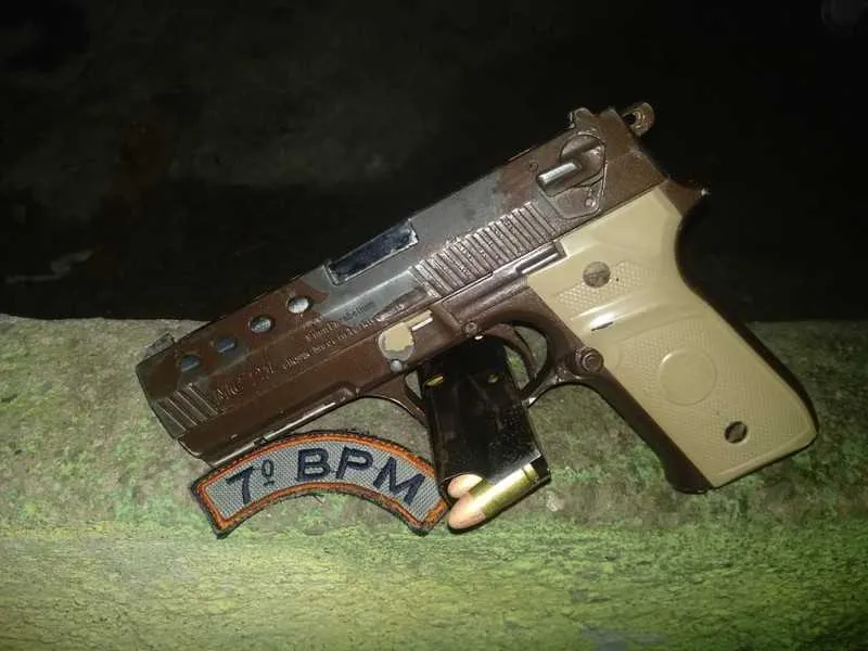 Com ele, foi apreendida uma pistola 9mm