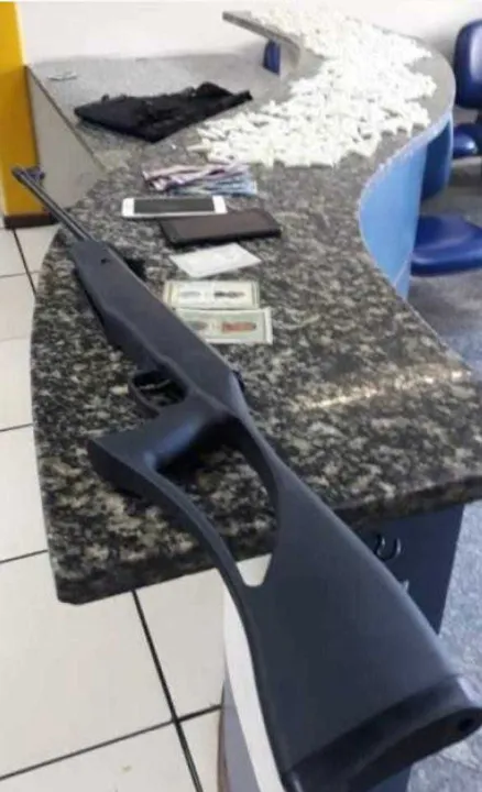 O material apreendido foi encaminhado para a 126° DP (Araruama)