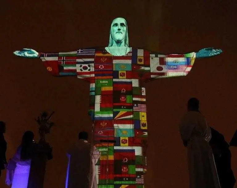No monumento, estavam registradas as bandeiras de mais de 150 países