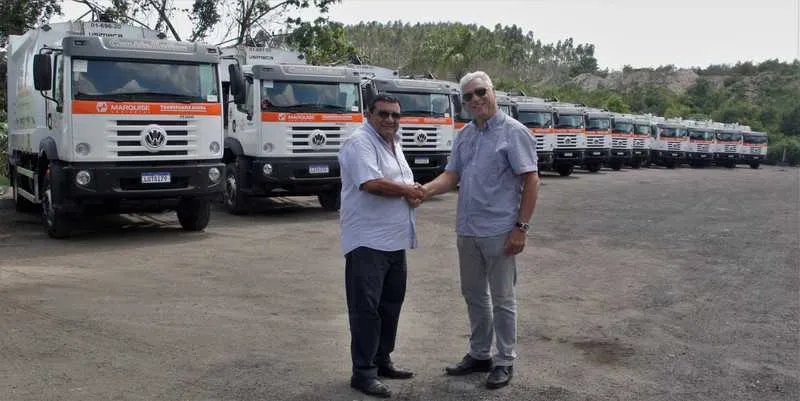 Prefeito José Luiz Nanci recebe a frota de 20 veículos