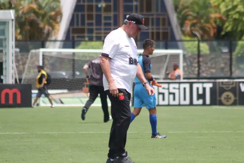 Presidente Campello foi hostilizado pelos torcedores