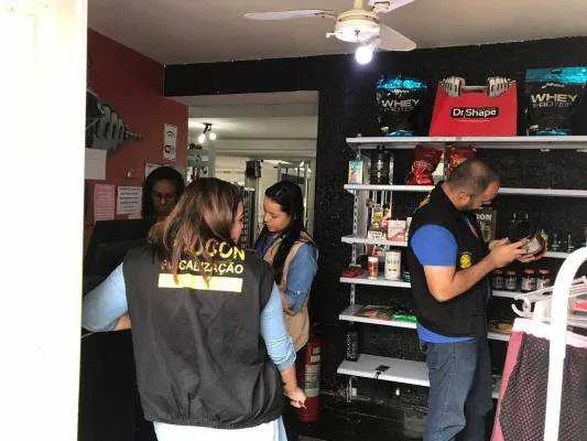Foram encontrados professores exercendo a profissão com capacitação técnica