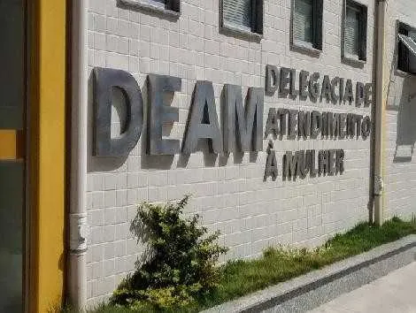 Os presos e o material apreendido nesta quarta estão sendo levados para a Cidade da Polícia