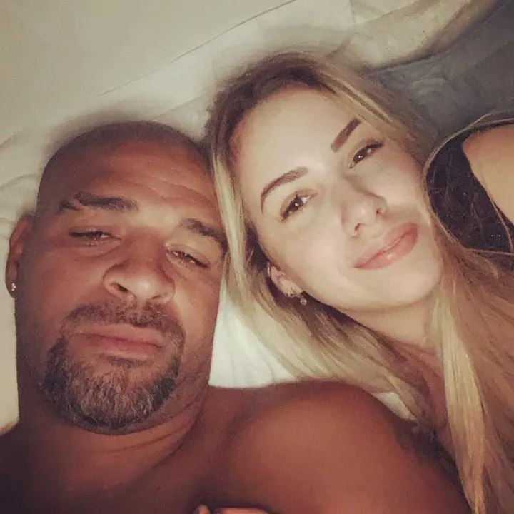 Adriano Imperador publicou foto com o seu novo affair