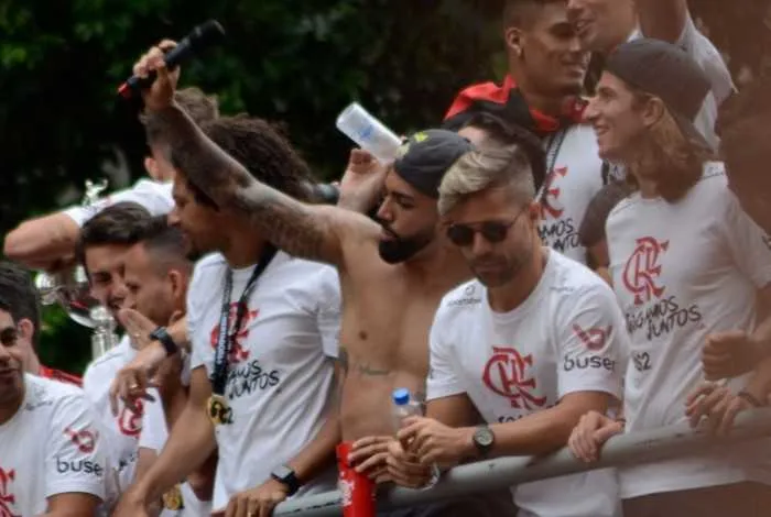 Declarações foram feitas durante carreata pelo Centro do Rio