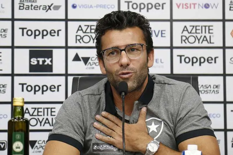 Técnico do Botafogo pretende usar mais jogadores de base na equipe principal no próximo ano 