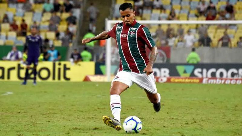 Sobre o comando de Marcão, jogador fez menos passes do que quando o técnico era Fernando Diniz