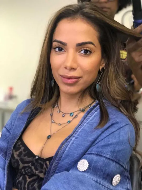 Anitta se aventura na frente da câmera como atriz