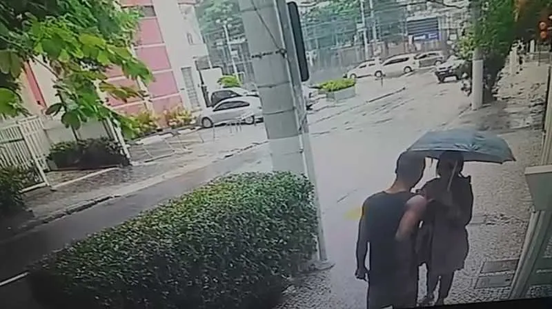 A filmagem permitiu ver detalhes no rosto do assaltante