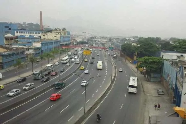 Corpo de homem é encontrado nas margens da Avenida Brasil, nesta sexta-feira (29)