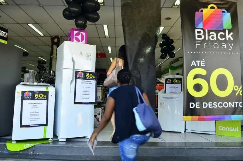 Imagem ilustrativa da imagem Varejo estima faturamento de R$ 3 bilhões na Black Friday