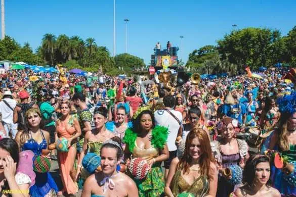 Imagem ilustrativa da imagem Blocos de carnaval no Rio reuniram mais de 150 mil foliões neste sábado