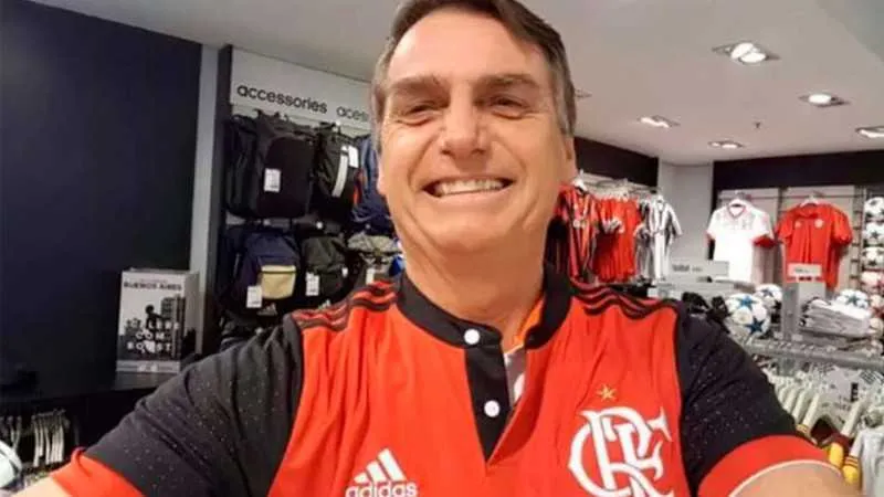 Bolsonaro disse que vai usar um broche do Rubro-negro durante a partida