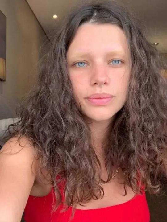 Atriz fez vídeo em homenagem ao Dia das Bruxas