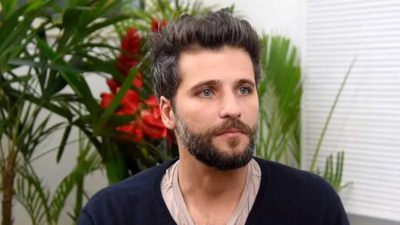 Bruno Gagliasso precisou ser internado e passou por cirurgia