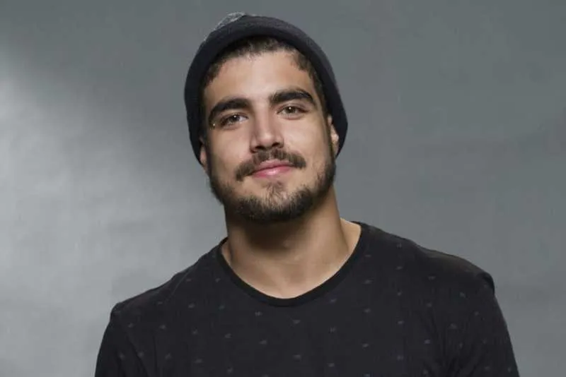 Ator Caio Castro falou sobre rótulo de pegador e sua vida amorosa