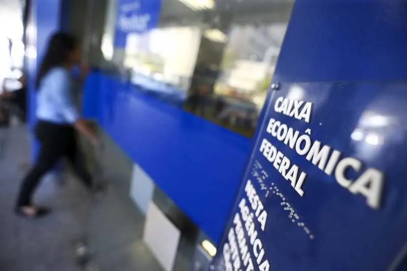 Os que tëm saldo acima de R$ 998 em 24 de julho só terão direito ao saque imediato de até R$ 500 por conta 