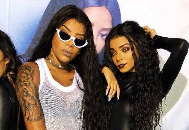 Cantora e dançarina assumiram o namoro publicamente em junho deste ano 