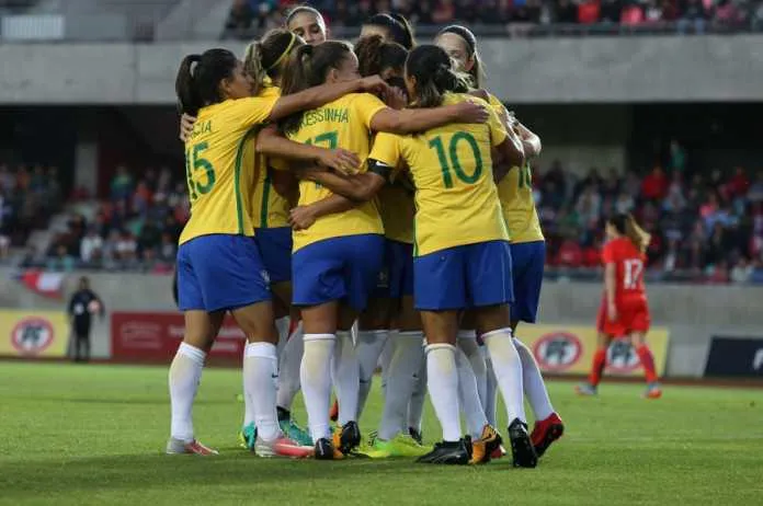 Seleção brasileira feminina goleia Canadá por 4 a 0