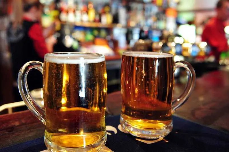Imagem ilustrativa da imagem Governo deixou de arrecadar R$ 2,8 bilhões com cerveja em quatro anos