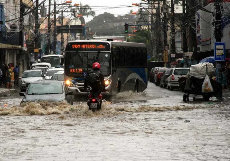 Em caso de emergência, ligue para o número 199
