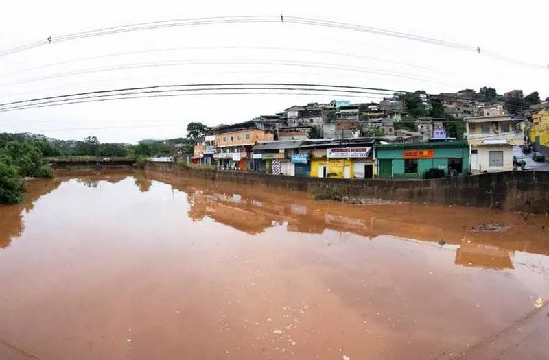 Imagem ilustrativa da imagem Governo disponibiliza R$ 90 milhões para regiões atingidas por chuvas