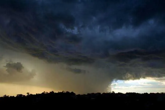 Imagem ilustrativa da imagem Verão 2020 será de muita chuva e pouco calor, diz Climatempo