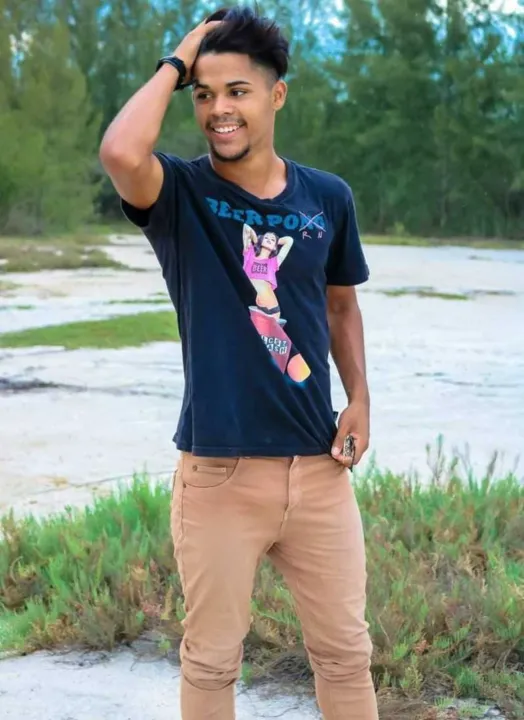 Wanderson sumiu depois de entrar no mar em uma praia em Saquarema 