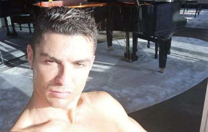 Jogador está junto com a namorada e a família na Ilha da Madeira, em Portugal 
