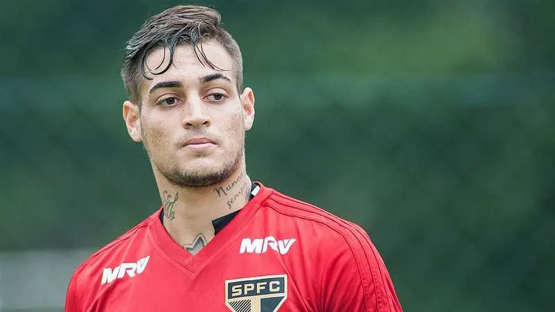 O São Paulo demonstra preocupação de que não seja possível  uma demissão por justa causa. 