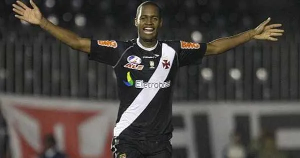 O jogador atuou no Vasco de 2009 até 2013
