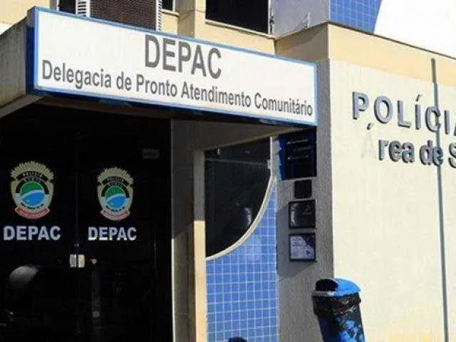 O homem foi detido depois de prestar queixa na delegacia de Pronto Atendimento Comunitário Centro (Depac Centro)