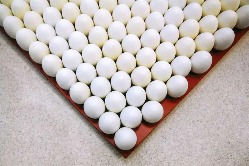 Quem conseguisse comer todos os ovos ganharia R$ 112